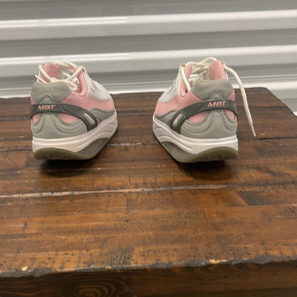 MBT RUNNING SHOES - Picture 3 of 4